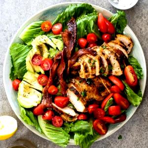 1 salad (312 g) BLT Salad with Chicken