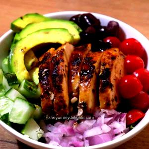 1 salad (316 g) Grilled Salad with Chicken
