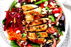 1 salad (370 g) Hot Grilled Chicken Salad