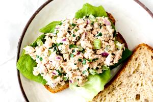 1 salad (392.4 g) Tuna Salad