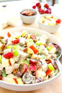 1 salad (400 g) Chicken, Apple & Cranberry Garden Fresh Salad