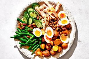 1 salad (422 g) Tuna Nicoise Salad