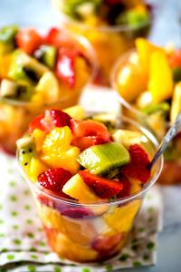 1 salad (5 oz) Fresh Fruit Cup (Small)