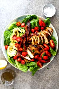 1 salad (553.9 g) BLT Chicken Breast Salad