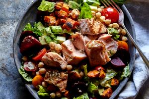 1 salad (574 g) Canyon Road Cobb