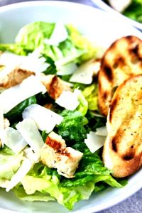 1 salad (631 g) Chicken Caesar Salad with Bread