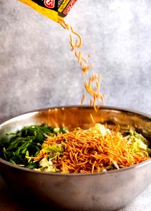 1 Salad Crispy Noodles Salad