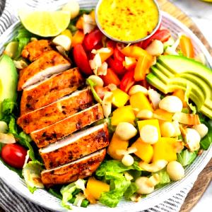 1 salad kit (175 g) Grilled Chipotle Chicken Lunch Blend Salad