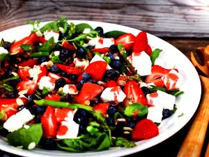 1 salad Seasonal Berry & Spinach Salad