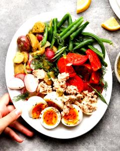 1 salad Tuna Nicoise Salad (Regular)