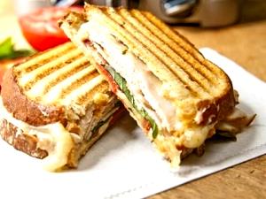 1 sandwich (10 oz) Smokey Pepper Jack Turkey Panini