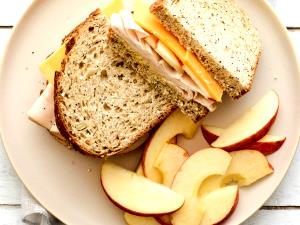 1 sandwich (10 oz) Turkey Apple Dijon Sandwich