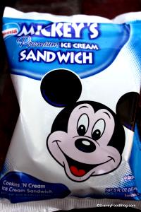 1 sandwich (102 g) Mickey