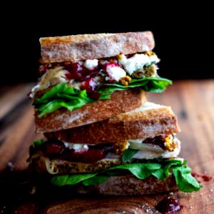 1 sandwich (108 g) Turkey & Cheddar Sandwich