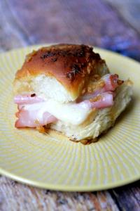 1 sandwich (119 g) Mini Ham & Cheese Sandwich