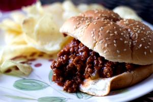 1 sandwich (119 g) Sloppy Joe