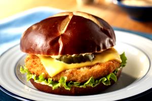 1 sandwich (120 g) Chicken Jalapeno & Cheese