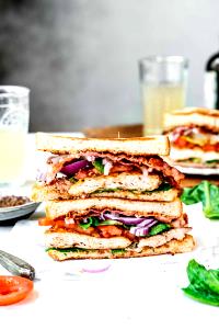 1 sandwich (124 g) Chicken Sandwich