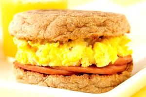 1 sandwich (133 g) Canadian Bacon, Egg & Cheese Muffin