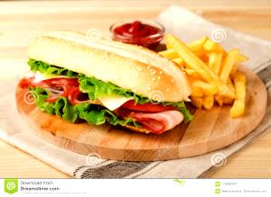 1 sandwich (137 g) Ham Mini Sub