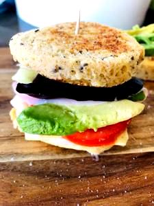 1 sandwich (139 g) Bright Starts LiveSmart English Muffin