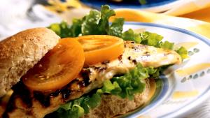 1 sandwich (142 g) Honey Mustard Grilled Chicken Sandwich