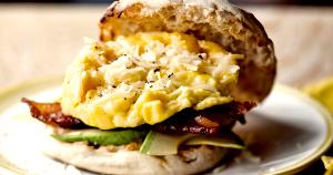 1 sandwich (144 g) Sandwich with Egg, Bacon & Cheese