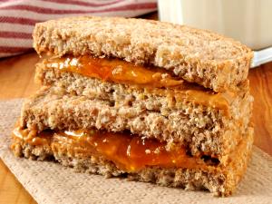 1 sandwich (146 g) Peanut Butter & Jelly