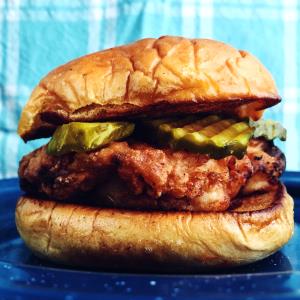 1 sandwich (147 g) Southern-Style Chicken Sandwich