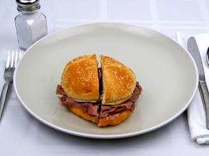 1 sandwich (154 g) Regular Roast Beef Sandwich