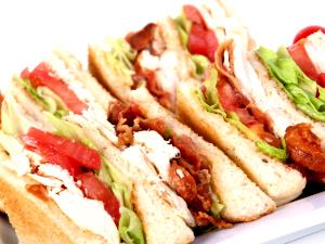 1 sandwich (161 g) Chicken Club with Bacon & Cheese