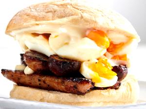 1 sandwich (171 g) Sandwich with Egg, Sausage & Cheese