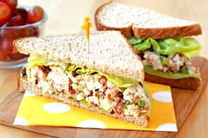 1 sandwich (181 g) Chicken BLT Salad Sandwich