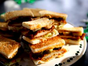 1 sandwich (191 g) Double Crunch Sandwich with Crispy Strip without Sauce