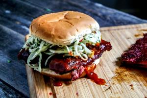 1 sandwich (192 g) Pork Rib Sandwich in BBQ Sauce
