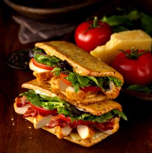 1 sandwich (198 g) Smoky Honey Mustard Grilled Chicken Flatbread