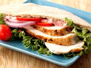 1 sandwich (198 g) Turkey Whole Wheat Pita