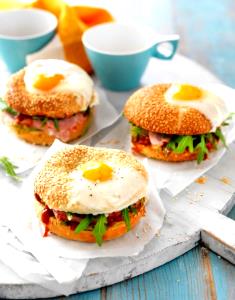 1 sandwich (200 g) Double Ham, Egg, & Cheese Croissan