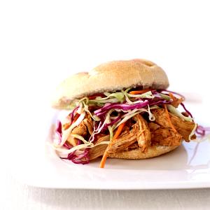 1 sandwich (213 g) Pulled Chicken Sandwich