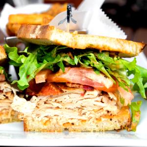 1 sandwich (224 g) 7" Turkey Club