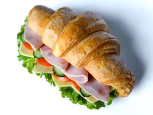 1 sandwich (224 g) Ham and Cheese on Croissant