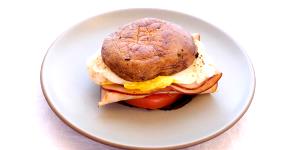 1 sandwich (229 g) Portobello, Egg and Cheddar Breakfast Sandwich