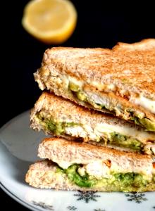 1 sandwich (244 g) Chicken Avocado Sandwich