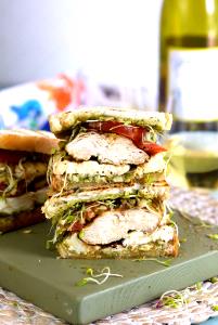 1 sandwich (251 g) Thintastic Chicken Pesto