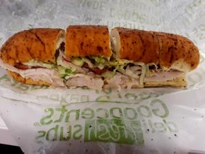 1 sandwich (255 g) Penny Club on Wheat Bread (Foot Long)