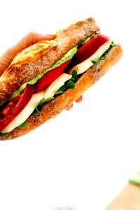1 sandwich (259 g) Caprese Sandwich