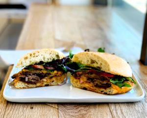 1 sandwich (281 g) 6" Chipotle Steak & Cheese Breakfast Sandwich