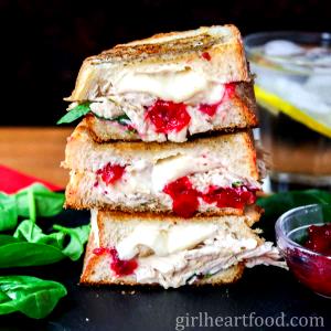 1 sandwich (298 g) Cranberry Turkey Sandwich