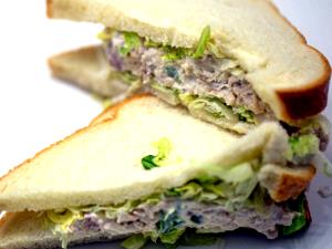 1 sandwich (300 g) Country Chicken Salad Sandwich
