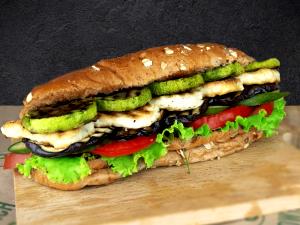 1 sandwich (306 g) 7 1/2" Club